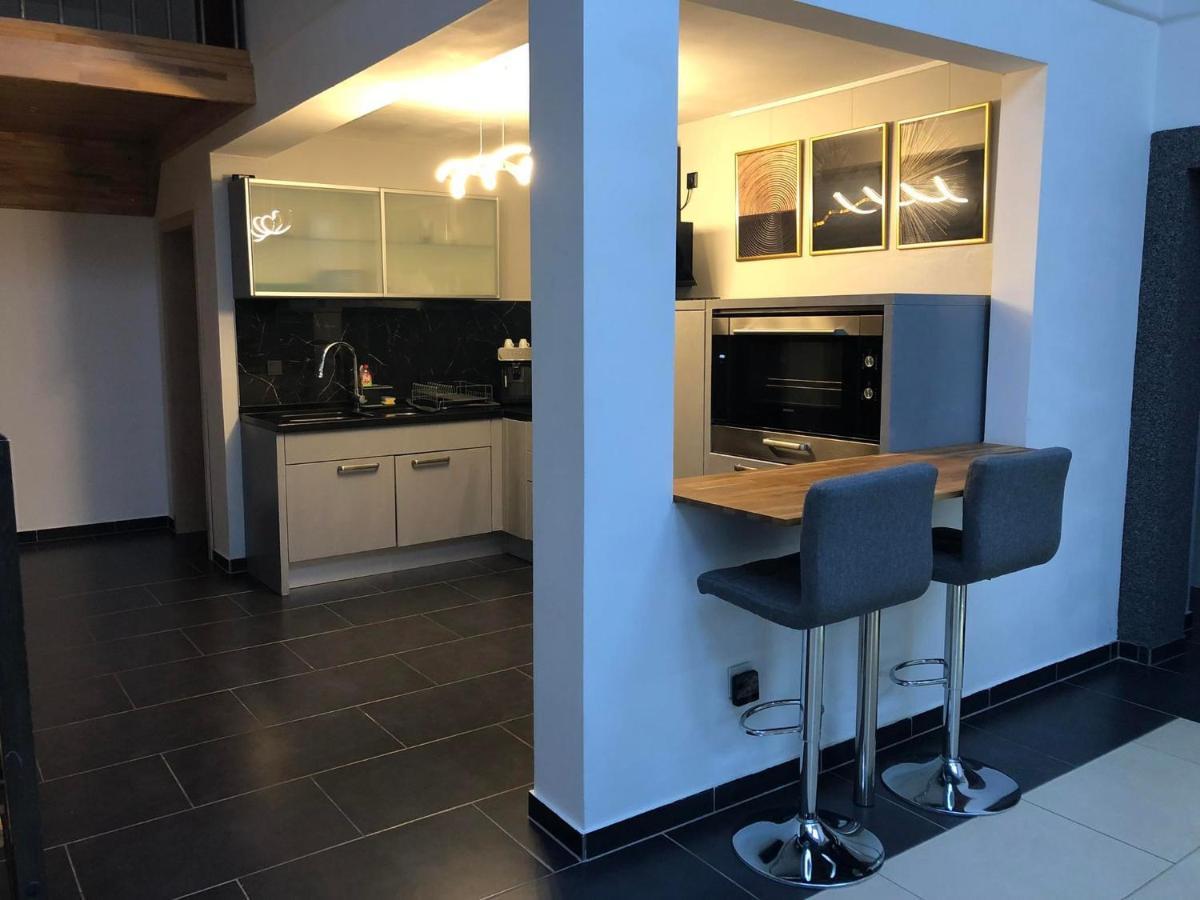 Cozy 120M² Apartment With 3 Bedrooms And 1 Home Cinema Useldange Exteriér fotografie